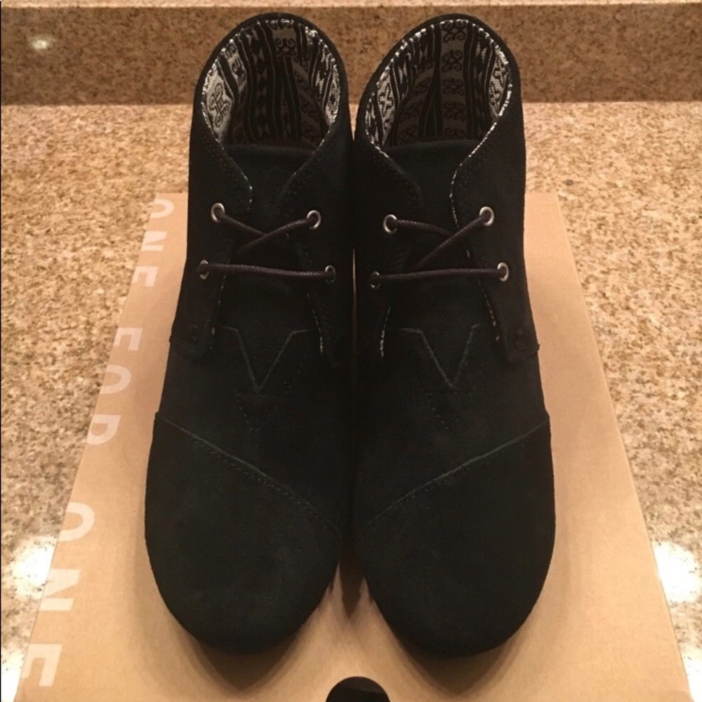 TOMS Black Desert Wedges